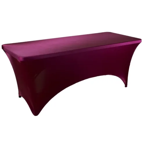 Прямоугольный стол с бордовым  чехлом из стрейча