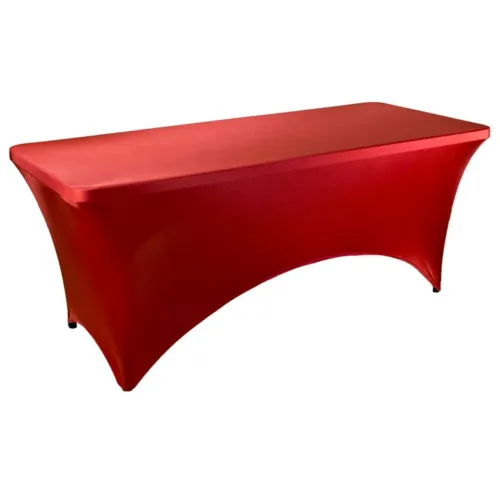 Прямоугольный стол с красным  чехлом из стрейча